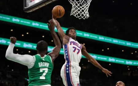 Edgecombe Scores 34 in Debut, Most Since Wilt in 1959