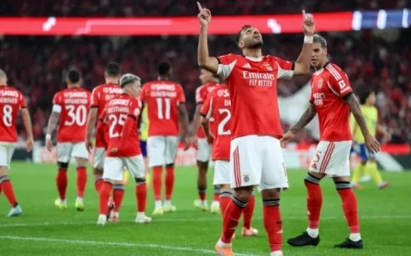 Pavlidis Celebrates a Special Day for Benfica Fans
