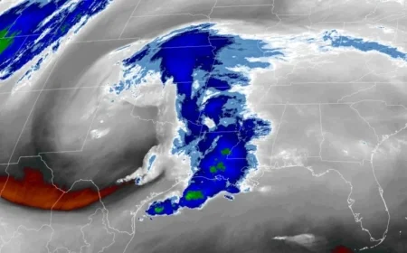 Powerful Thunderstorm Hits Texas, Leaving Thousands without Electricity