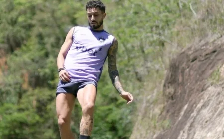 Alex Telles Returns to Botafogo for Santos Match; Six Players Rejoin
