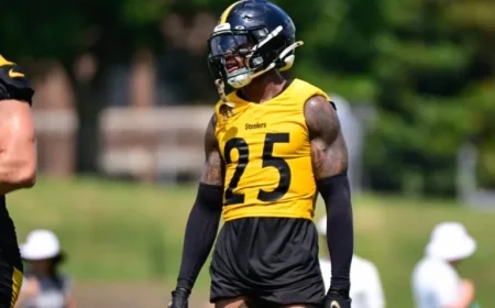 Steelers’ Star Defender Injured Severely in Match Against Packers