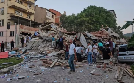 6.1 Magnitude Earthquake Strikes Western Turkey, Toppling Buildings