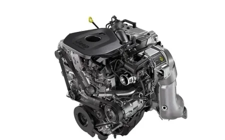 Stellantis Unveils Power-Packed 2.0-Liter Hurricane 4 Turbo Engine with Race Tech
