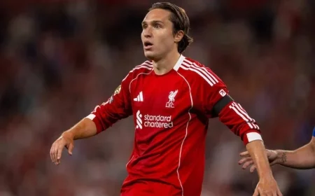 Liverpool announces lineup vs Crystal Palace with 10 changes and two debutants