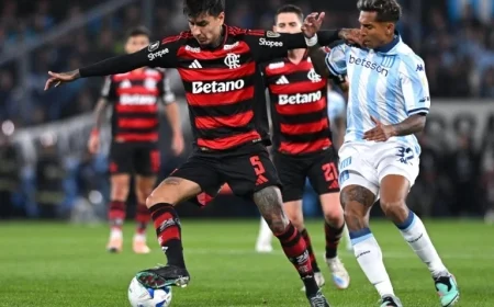 Flamengo Triumphs Over Red Card to Secure Spot in Libertadores Final Against Racing