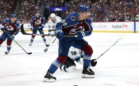 Martin Nečas Signs 8-Year, $11.5M AAV Deal with Avalanche