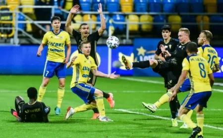 Arka Gdynia vs Górnik Zabrze: Prioritizing League Success While Maximizing Polish Cup Potential