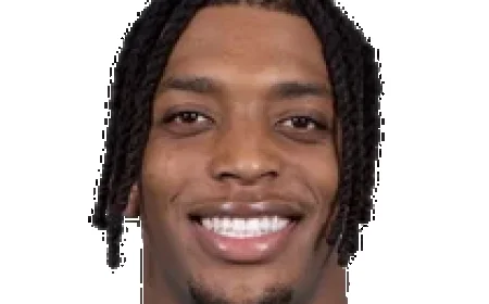 Ollie Gordon II Achieves Season-High 11 Touches in Victory