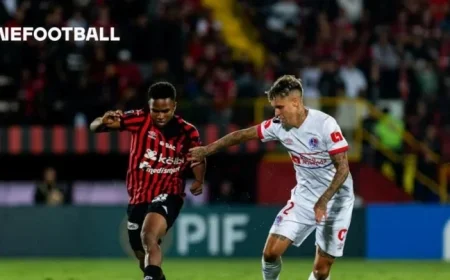 Hernández Equalizes as Alajuelense and Olimpia Draw in Semifinal Opener