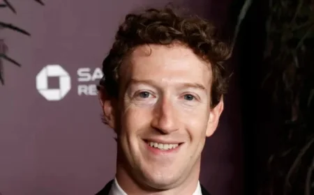 Meta’s AI Investment Drops Zuckerberg Two Spots on Billionaires Index