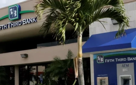 Activist Investors Boost Bank M&A Following HoldCo’s Comerica Campaign