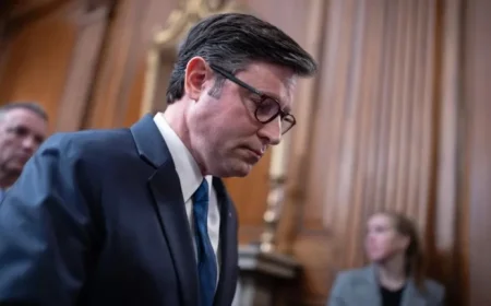 Trump Urges Senate to Eliminate Filibuster, Resolve Government Shutdown