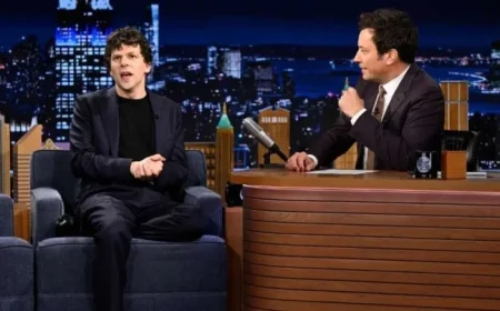 Jimmy Fallon Accuses Jesse Eisenberg of Louvre Heist in New Clip