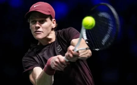 Sinner Advances to Paris Quarterfinals, Pursues No. 1 Ranking