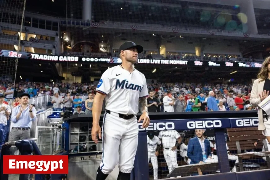 Skip Schumaker Emerges as Leading Contender for Texas Rangers Managerial Position
