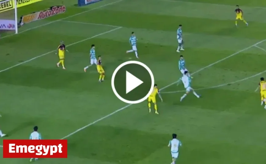 Stunning Strike: Alan Cervantes Scores Spectacular Goal from Outside the Box Against Santos Laguna