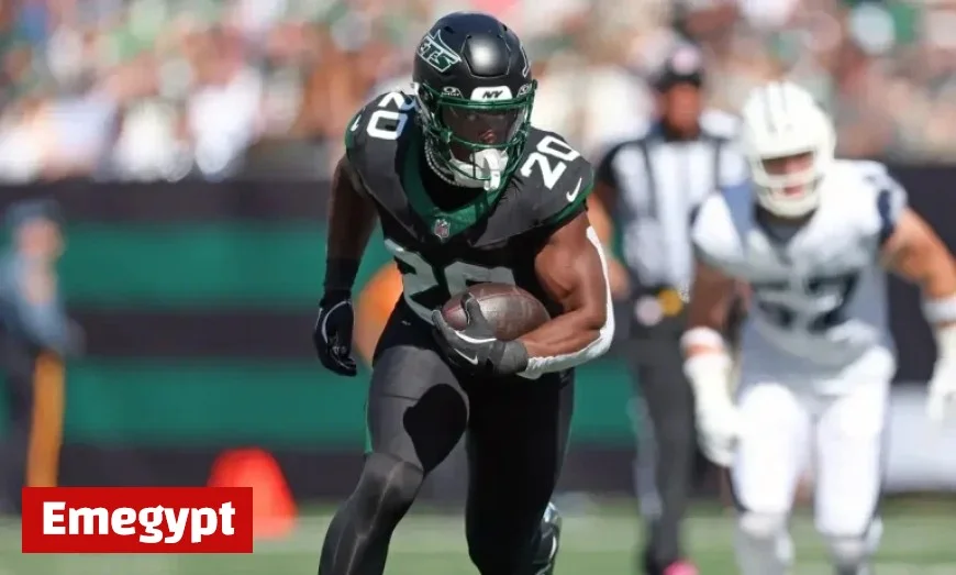 Jets Running Back Breece Hall Exits Early Against Cowboys Due to Worrisome Injury