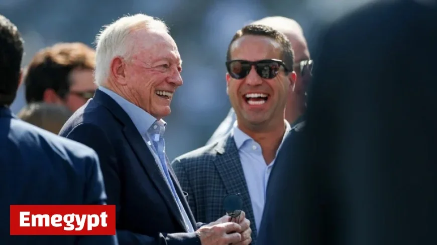 Jerry Jones’ Bold Middle Finger Gesture Sparks Controversy Among Jets Fans on Sunday