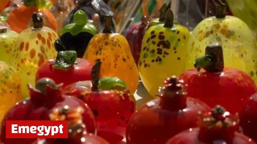 SMC’s Glass Pumpkins Create a Stunning Fall Spectacle on Their Return