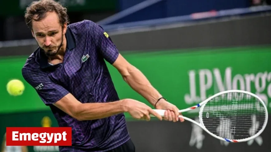 Medvedev set for showdown against De Minaur in Shanghai quarter-finals