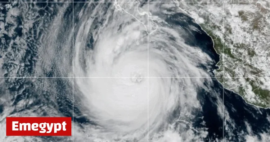 Hurricane Priscilla brings thunderstorms and muggy weather to Southern California