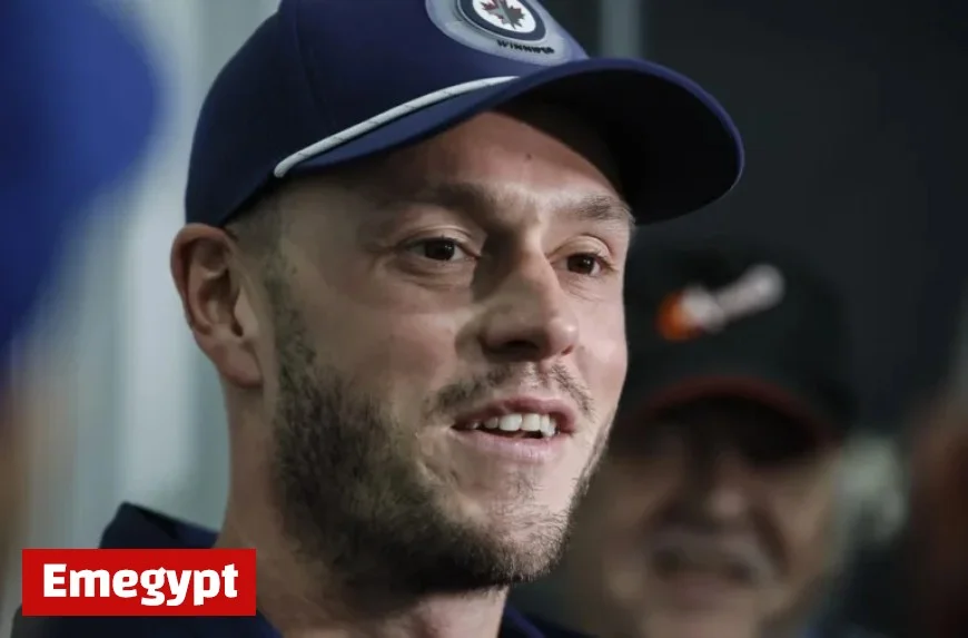 Jonathan Toews makes thrilling debut with hometown Jets in season-opener showdown