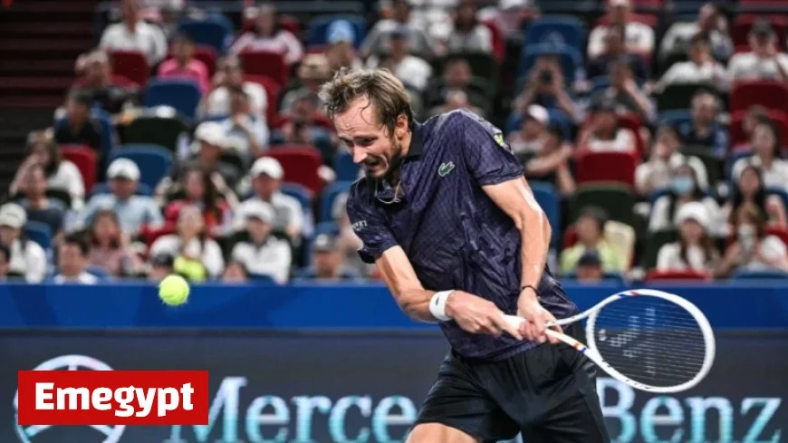 Medvedev’s Comeback Leads the Way to Shanghai Semi-Finals Alongside Surprise Contenders
