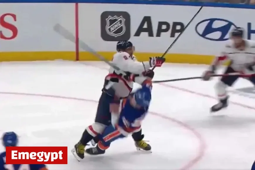 Alex Ovechkin effortlessly levels Casey Cizikas during Capitals power play showdown