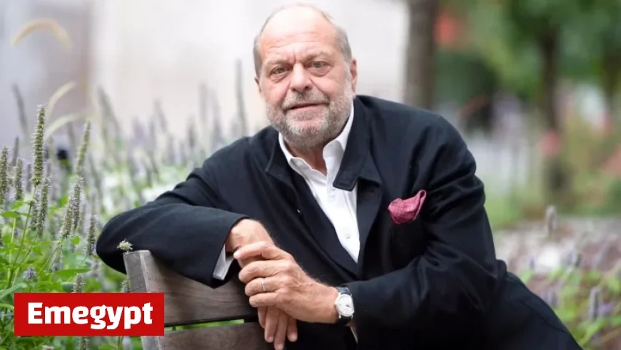 Éric Dupond-Moretti, conjoint d’Isabelle Boulay et ex-ministre de la Justice français, fait ses débuts sur scène à Montréal affirmant que c’est plus cool qu’à Paris