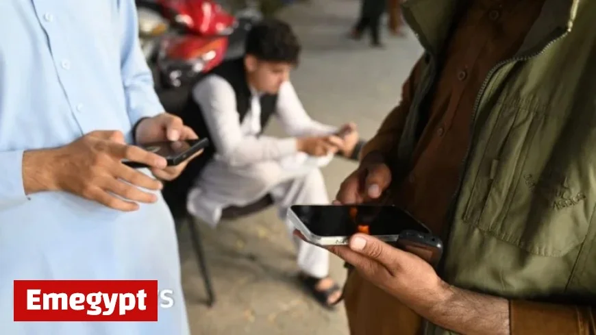 Celebrations in Afghanistan as Internet Restored After Taliban-Induced Blackout