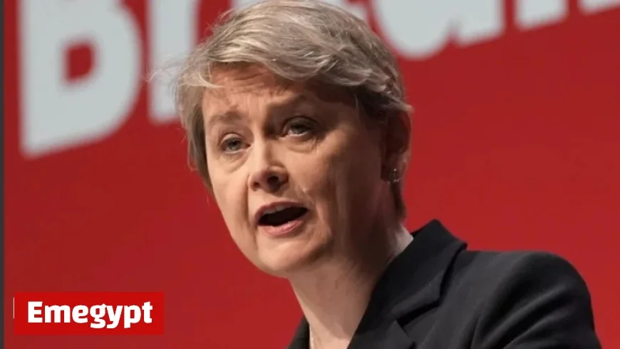 Government plans consultation on introducing digital IDs for teenagers as young as 13