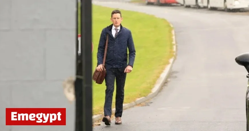 School offers €763 weekly to deter Enoch Burke from trespassing