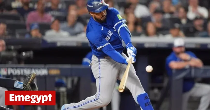 Santander Rejoins Blue Jays Lineup for Crucial Game 3