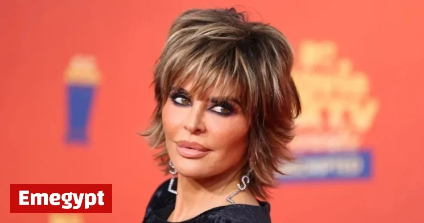 Lisa Rinna Shares Must-Have Night-Out Essentials and Her Top $11 Lip Gloss Pick