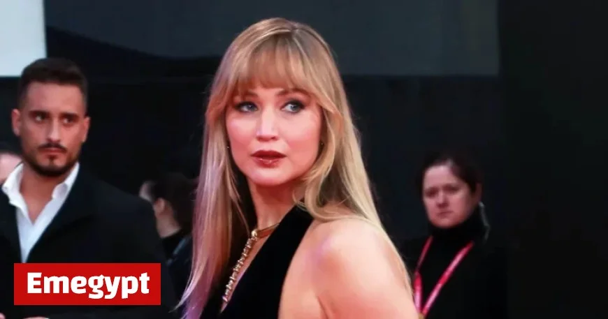 Jennifer Lawrence Stuns in Backless Vintage Glamour on the Red Carpet
