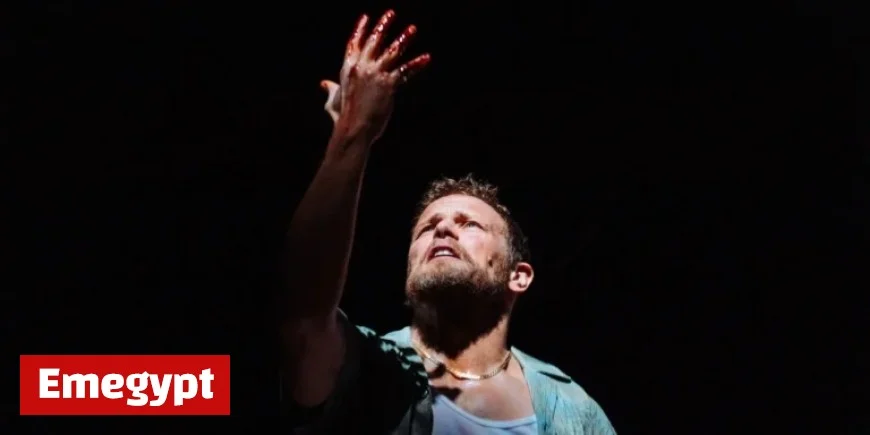 First Look Photos Released by Royal Shakespeare Company Featuring Sam Heughan and Lia Williams in Macbeth