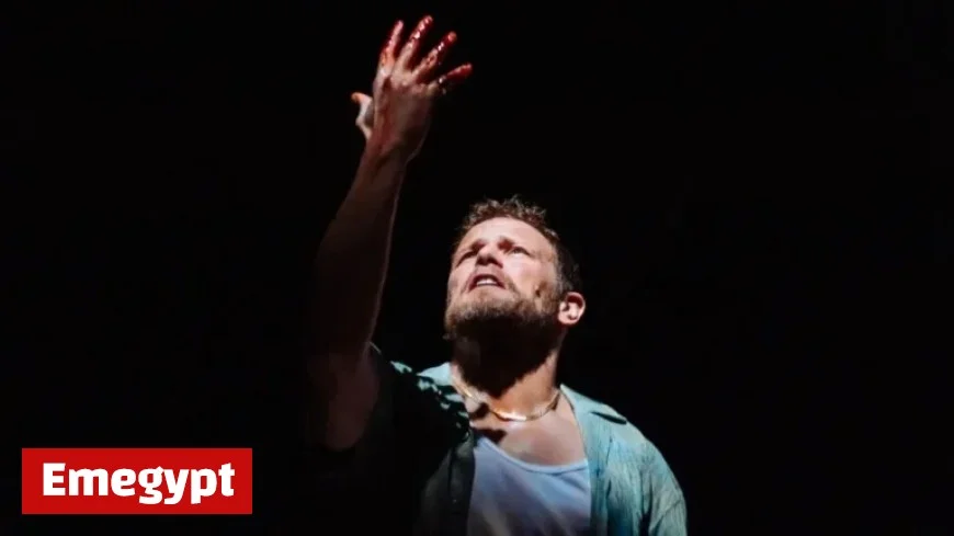 First Look Images of ‘Outlander’ Star Sam Heughan in RSC’s ‘Macbeth’ Released
