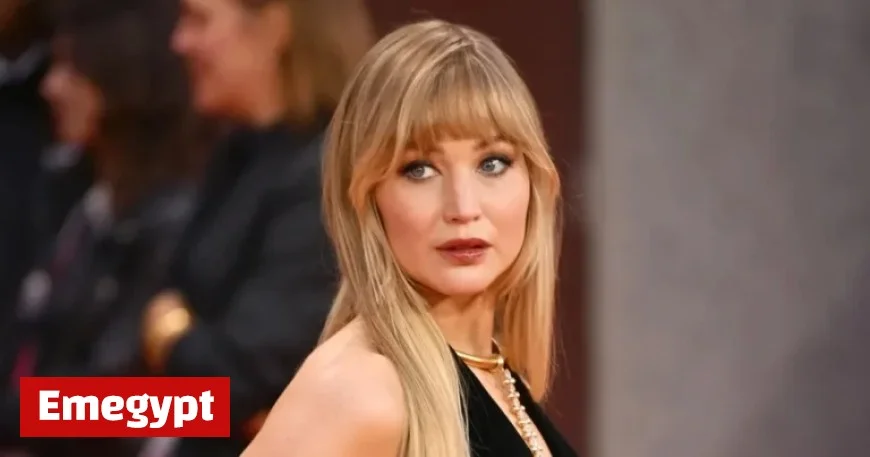 Jennifer Lawrence Turns Heads in Daring Sideboob Dress at Die My Love Premiere