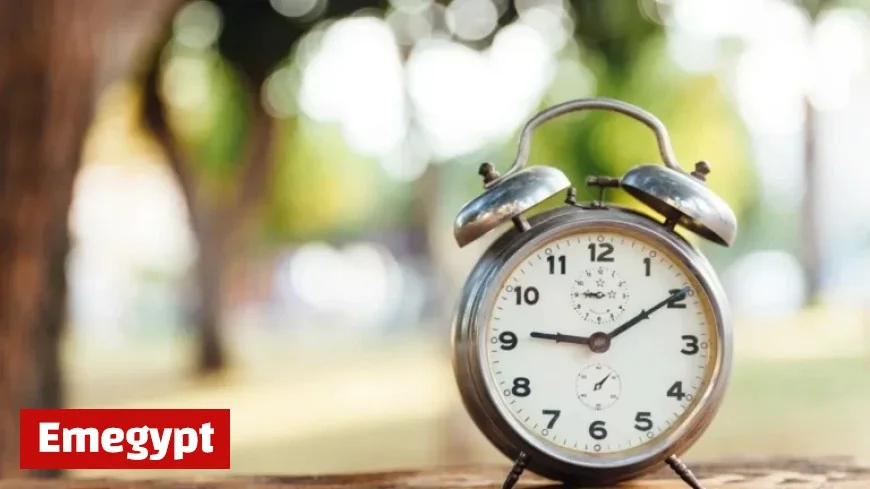 Everything You Need to Know About Setting Clocks Back for Daylight Saving Time This Weekend