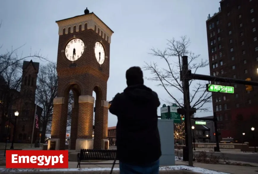 Get Ready for an Earlier Daylight Saving Time Change: Set Your Clocks Back