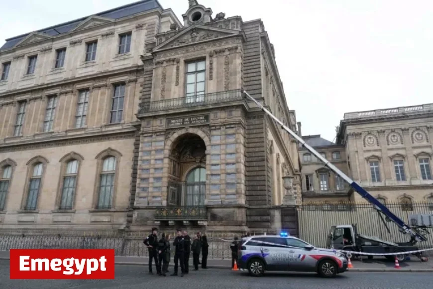 Louvre Art Heist Forces Daylong Closure as Priceless Jewelry is Stolen