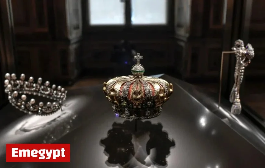 In Images: A Look at the Break-In at the Louvre Featuring Eugénie’s Crown and a Broken Window