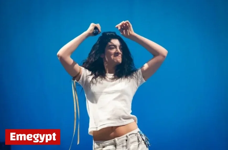 Lorde and Charli XCX Dazzle Fans with ‘Work it Out on the Remix’ Collaboration at L.A. Ultrasound Tour