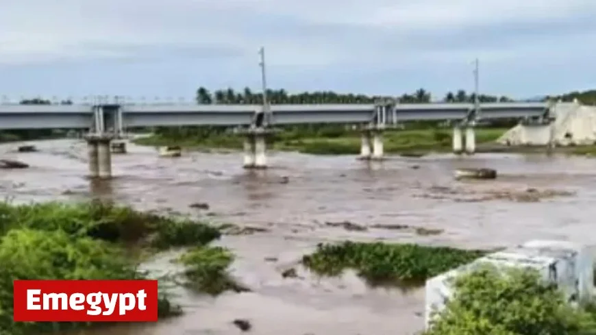 Vaigai River Bridge Floodwaters Rise as Inflow to Vaigai Dam Increases