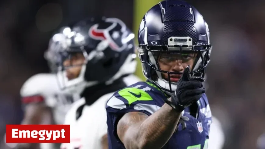 Funny moment as NFL referee shields Seahawks Jaxon Smith-Njigba during controversial play