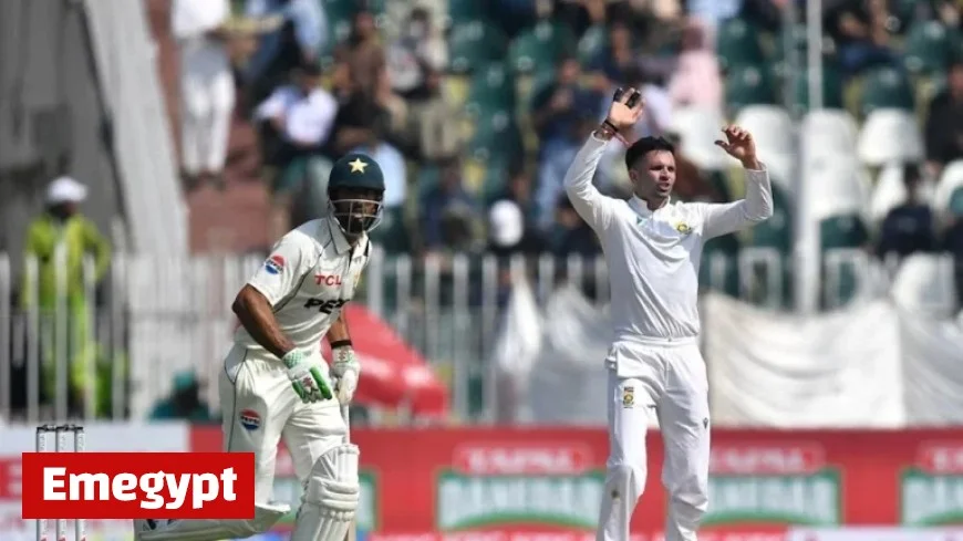 Proteas Struggle Against Themselves in Challenging First Day Performance