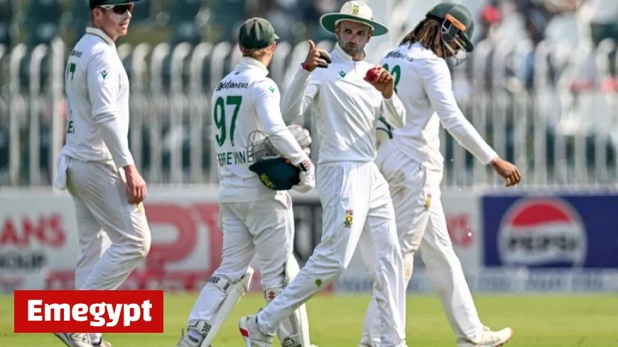 South Africa Battles to 86-2 by Tea Responding to Pakistan’s Strong 333 Score