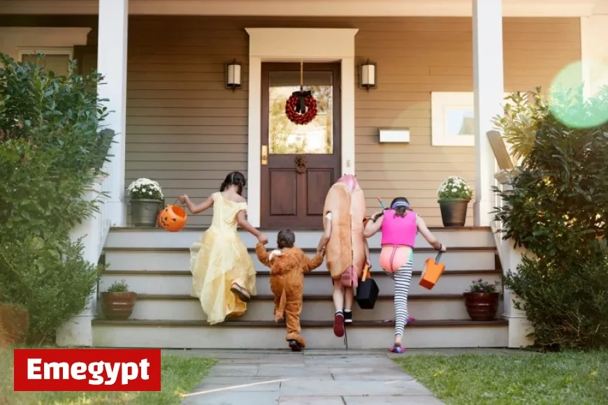 Environmentalists Criticize Halloween as a Supermarket Sales Frenzy Causing Excessive Waste