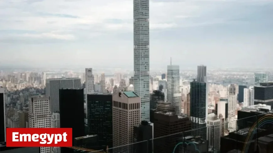Iconic Ultra-Thin Skyscraper Faces Cracks and Potential Concrete Hazards