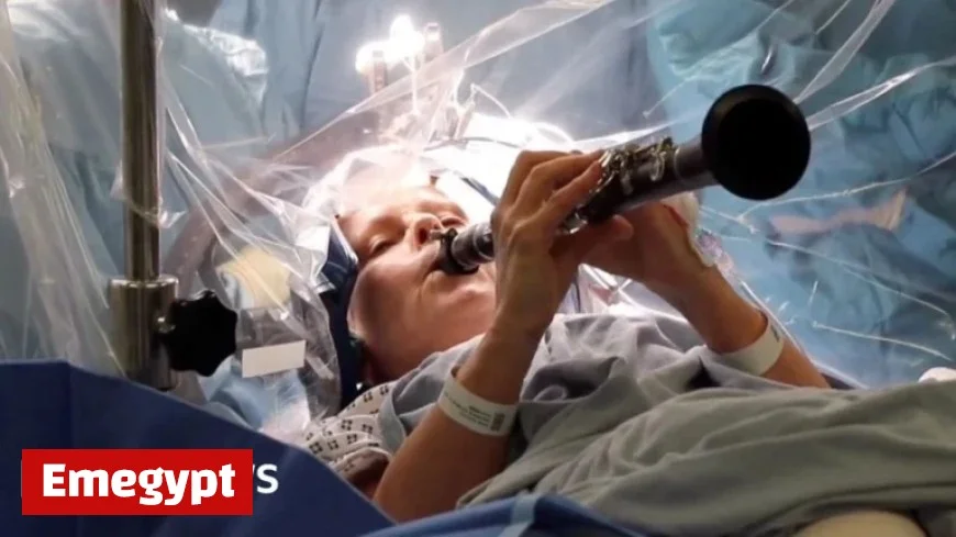 Parkinson’s Patient Amazes by Playing Clarinet During Groundbreaking Brain Surgery
